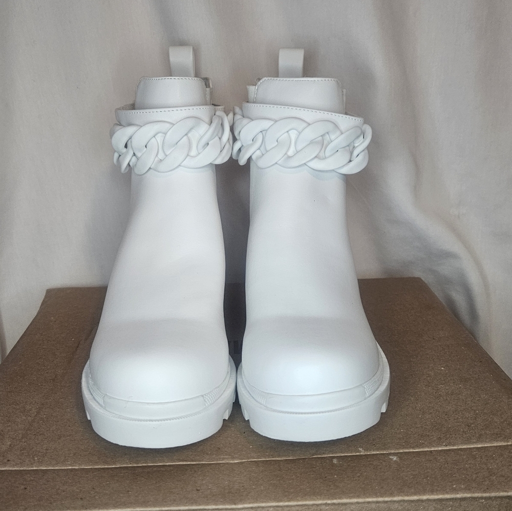 Steve Madden Amulet Chain Bootie Lug Heel White Sz 9 NWT Retail $130 - Picture 3 of 14